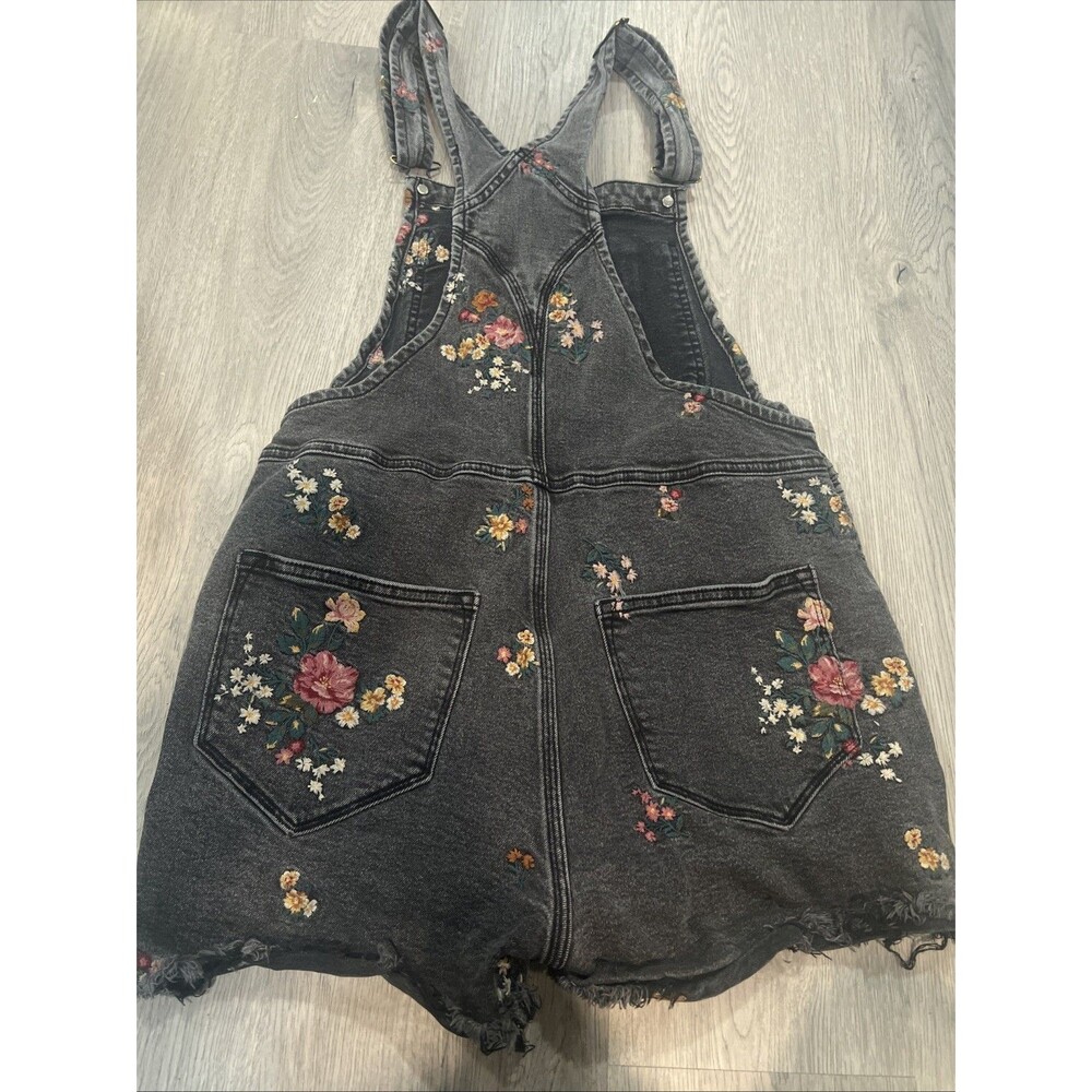 Driftwood Floral Embroidered Black Denim Shortalls Frayed Hem Size M NWOT $138 - Picture 9 of 11